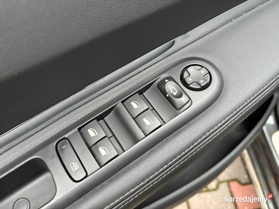 Peugeot 3008 16 HDI 120 Półskóry Panorama Head ABS Samochody osobowe Lipówki