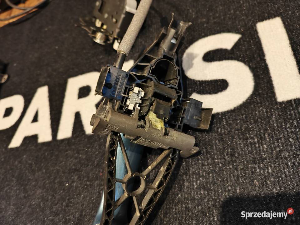 Volvo XC60 Klamka Prawy Przód Cyców sprzedam