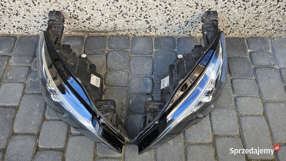 PEUGEOT 308 T9 LIFT 1721 LAMPY PRZÓD SOCZEWKA Szarów sprzedam
