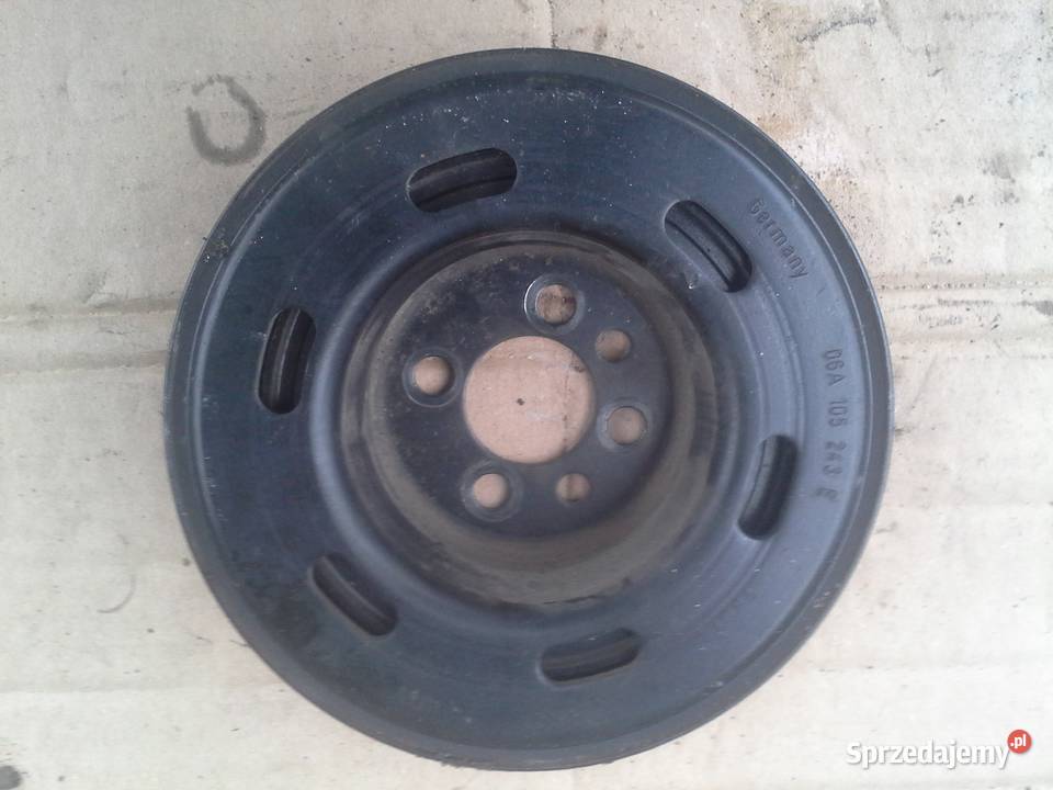Audi A3 koło pasowe 06A105243E osobowe Silniki i osprzęt