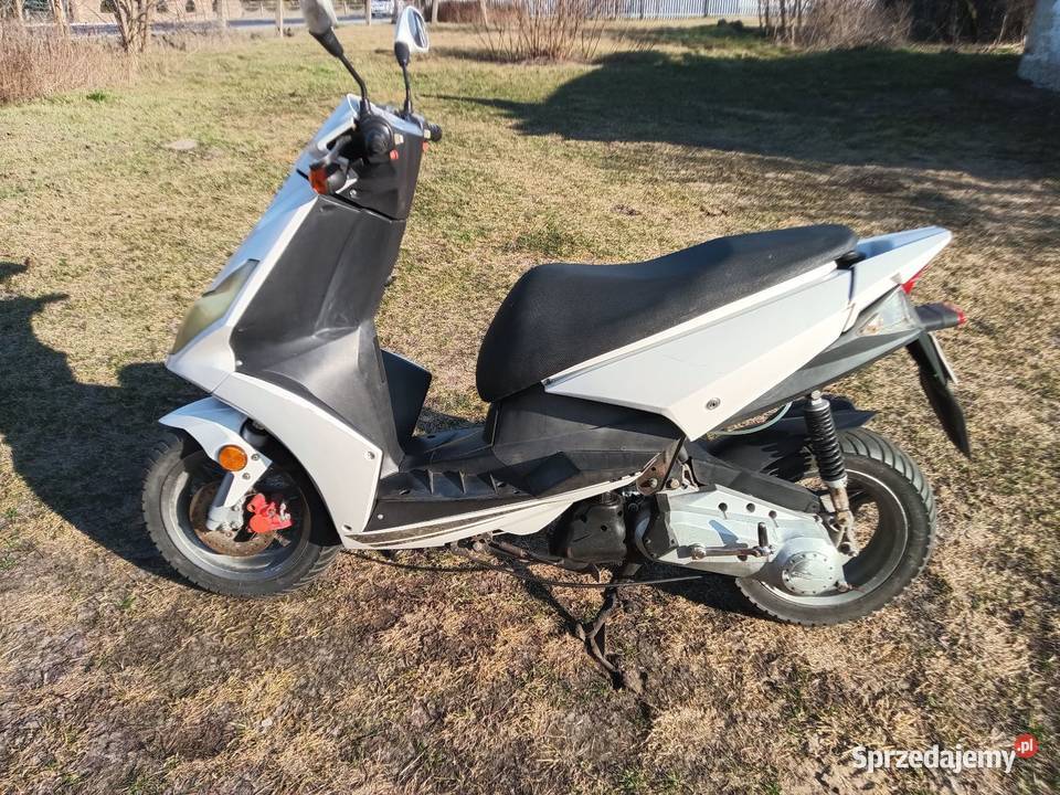 Sprzedam skuter GENERIC 2t zarejestrowany w Polsce Solec