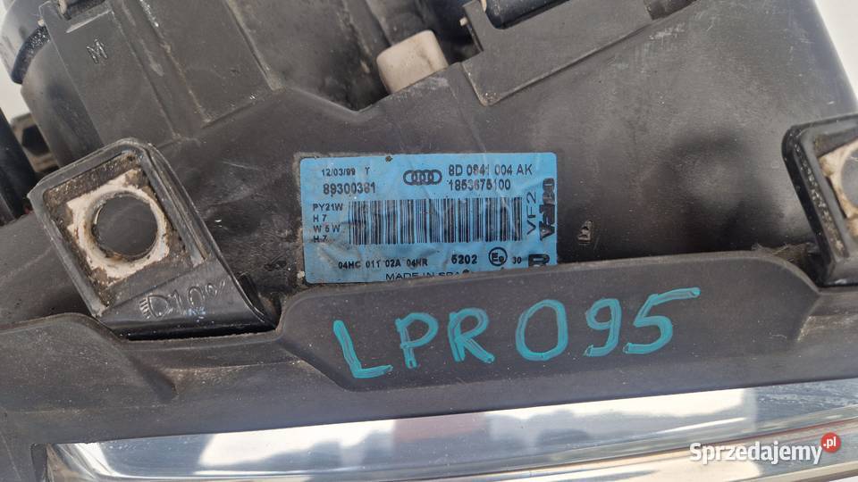 AUDI A4 B5 LIFT LAMPA PRZÓD PRZEDNIA PRAWA Lampy przednie Słowikowo