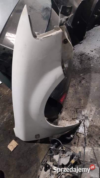 Błotnik prawy przód przedni Passat b5 LB9A