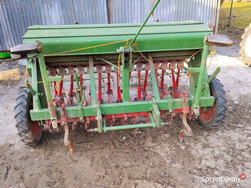 Siewnik Hassia 2m nieuszkodzony Stalowa Wola sprzedam
