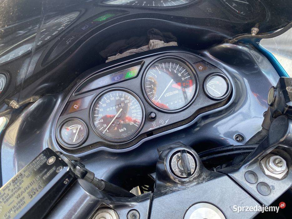 Kawasaki ZZR 1100 Bak koła boczek silnik licznik sprzedam