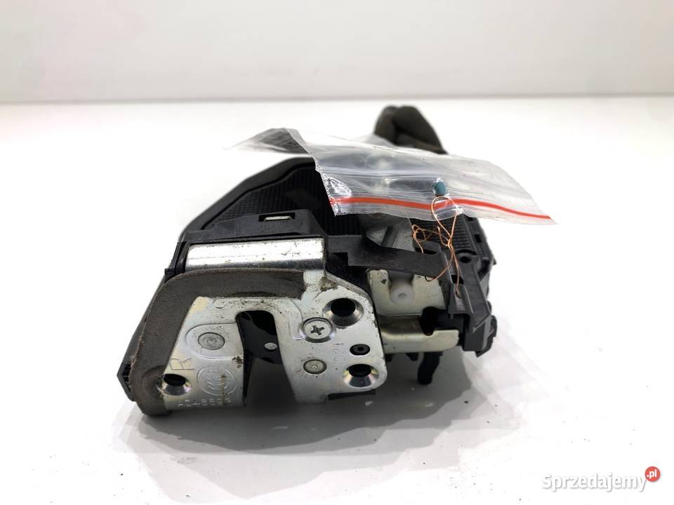 ZAMEK DRZWI PRAWY TYŁ LEXUS CT Hatchback