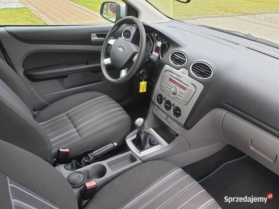 FOCUS KOMBI 16 101 OPŁACONY BEZWYPADKOWY srebrny Focus Rzeszów