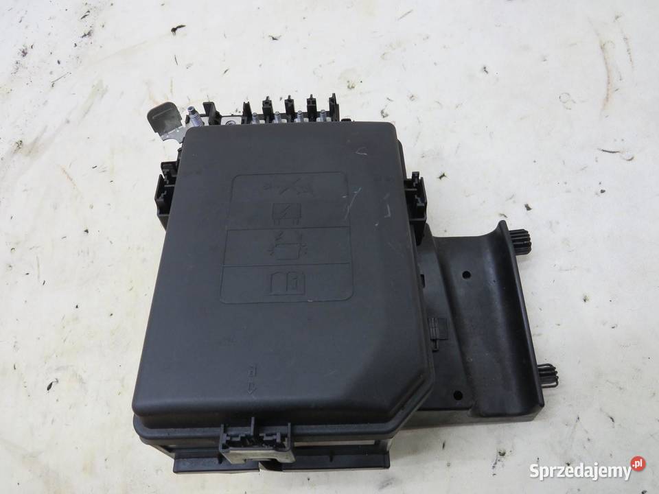 SKRZYNKA BEZPIECZNIKÓW OPEL ASTRA K 13379209 lubelskie