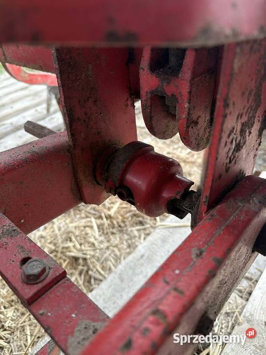 Sprzedam siewnik punktowy pneumatyczny do nieuszkodzony Siewniki i sadzarki Oporów sprzedam