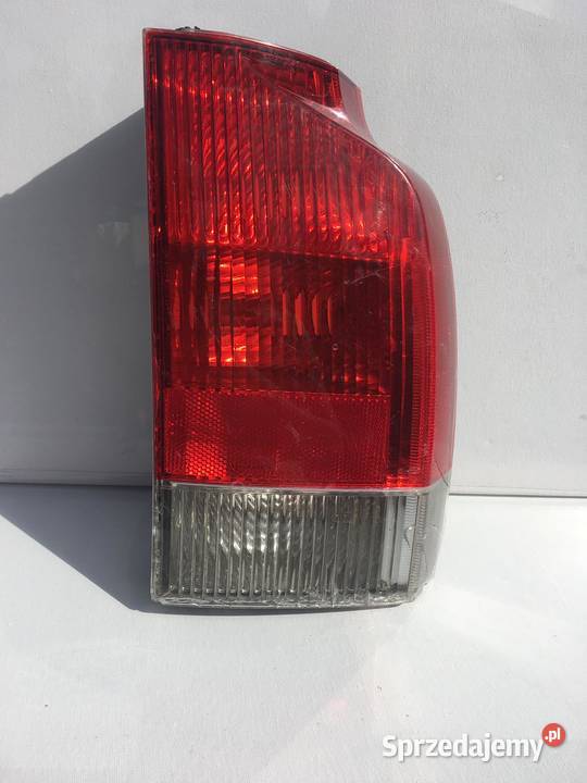 VOLVO V70 PRAWA LAMPA DOLNA Ostroróg