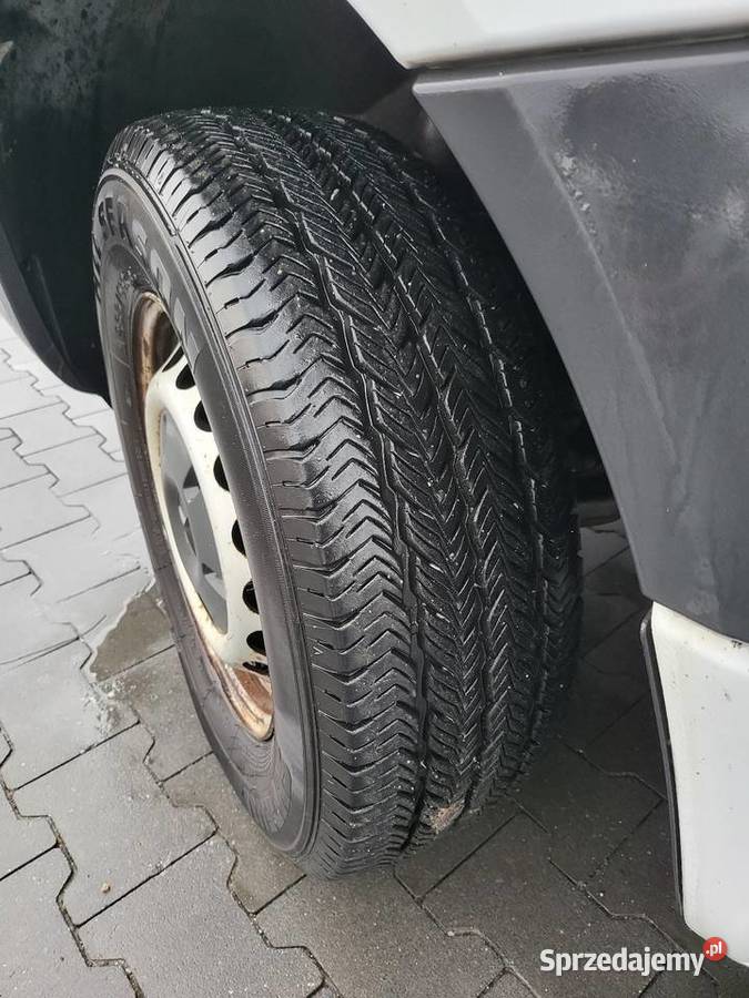 Mercedes Sprinter kontener z windą kontener