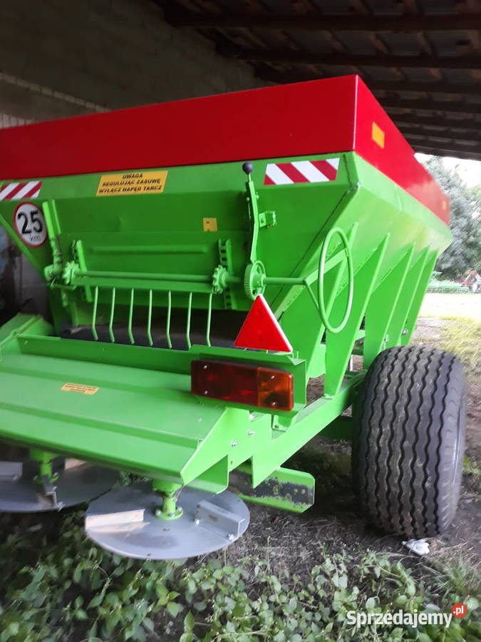 Rozsiewacz wapna nawozu RCW 3 Piast Płock