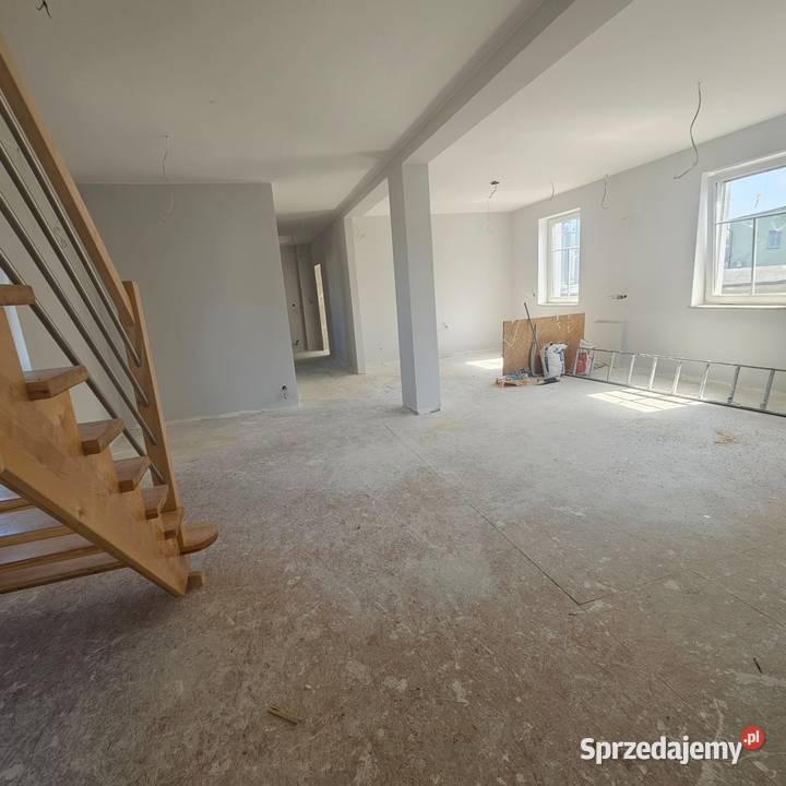 Na Sprzedaż Kamienica z 4 garażami w centrum parter Kożuchów