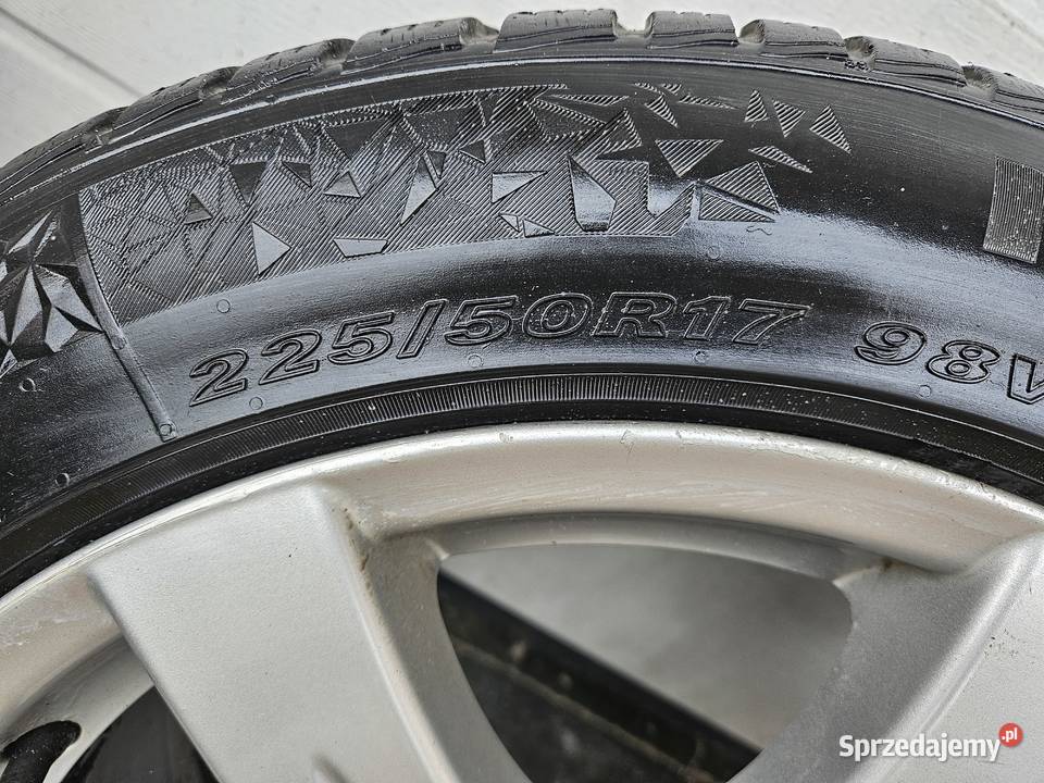 KOŁA FELGI Mercedes Eklasa 2255017 98V