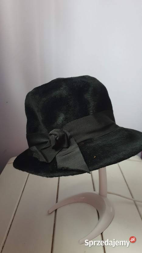 Elegancki welurowy czarny kapelusz Poznań sprzedam