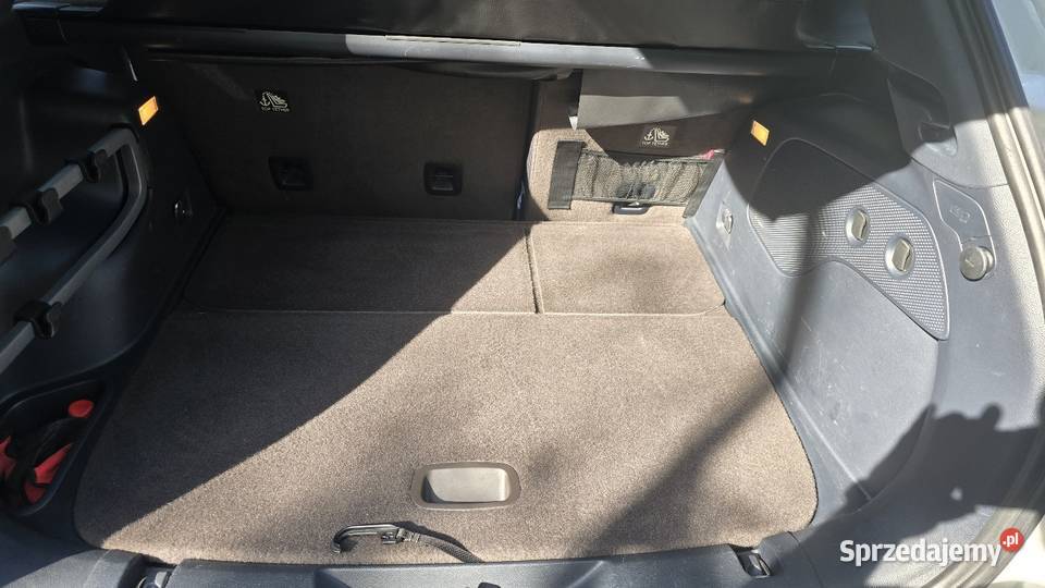 Bezwypadkowy Jeep Cherokee salon niski przebieg światła do jazdy dziennej mazowieckie Radom sprzedam