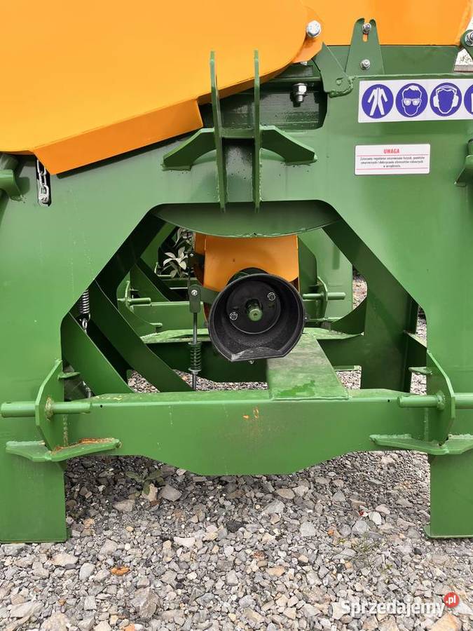 Rębak bębnowy z podajnikiem Selmar R16 nowy Osprzęt roboczy Konin