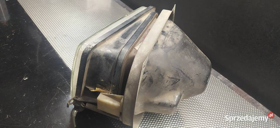 Lamp prawa reflektor Skoda 136 Rapid 130 120GLS lampy przednie dolnośląskie Świdnica