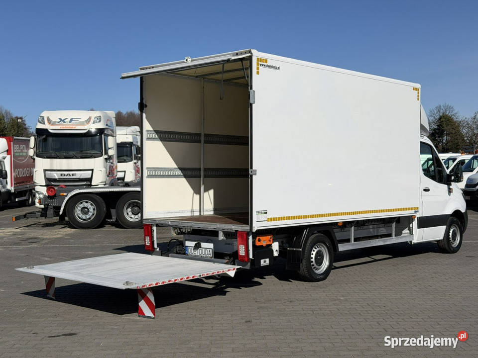 Mercedes Sprinter 319 30 V6 Kontener 8Palet pełny VAT