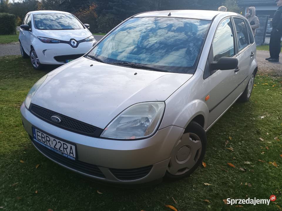 Ford fiesta 2004 13 benzyna nowe sprzęgło 250000km Brzeziny sprzedam