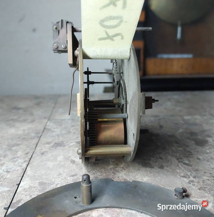 707 Mechanizm starego francuskiego zegara Tczew