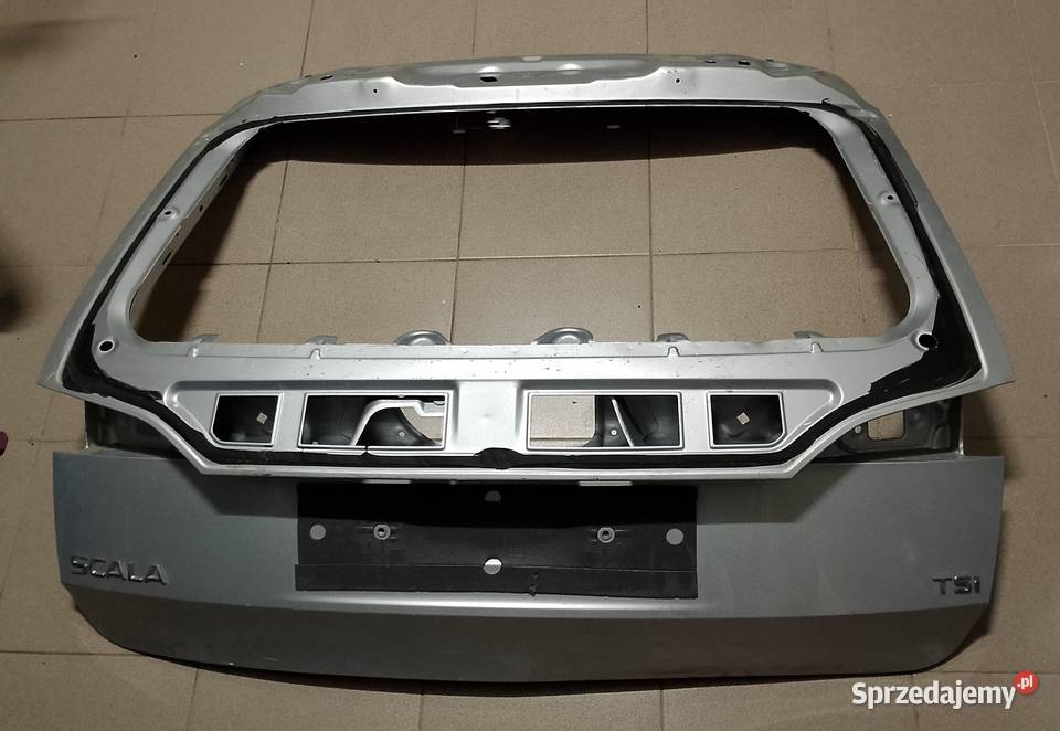 Klapa bagażnika Skoda Scala srebrna igla Rzeszów