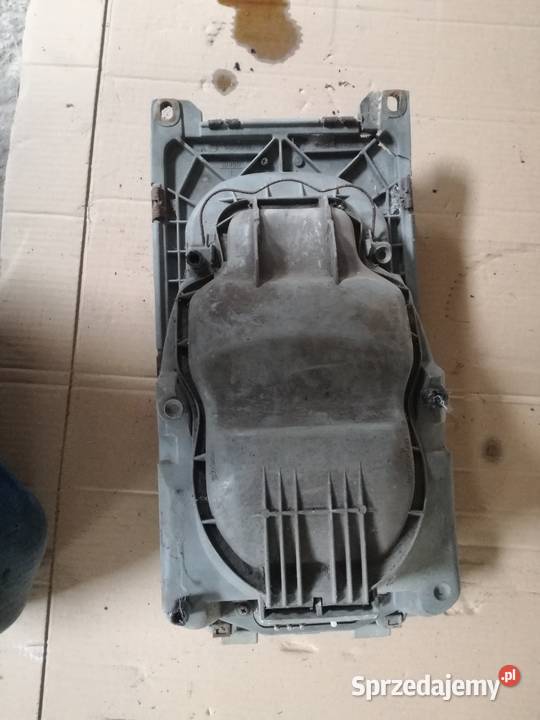 Reflektor lampa prawa Mercedes w123 2 seria bosh osobowe lubelskie Kosarzew-Stróża