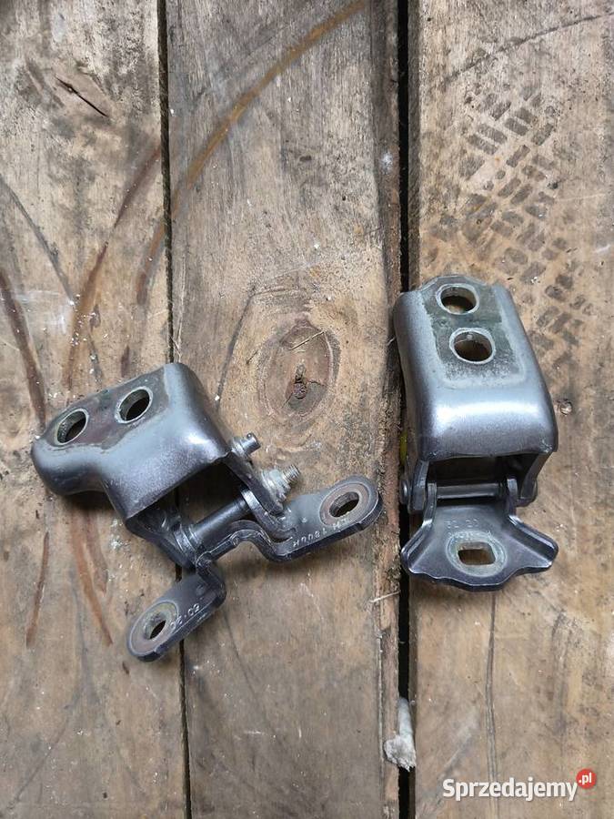 Zawias zawiasy drzwi lewe tył Captur II 2020 Bolęcin