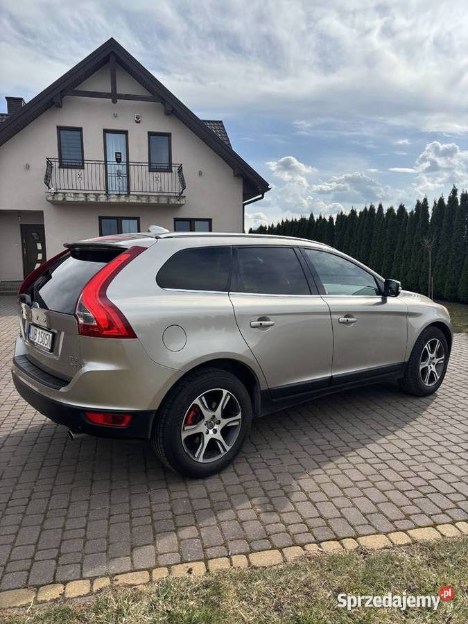 Volvo XC60 30T 304 LPG Napęd AWD 4x4 kamera cofania Niemce