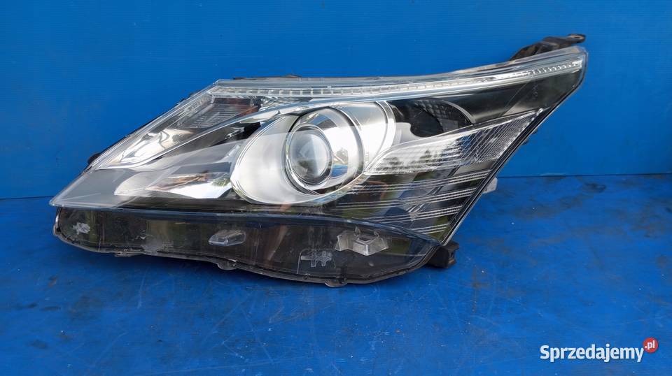 LAMPA REFLEKTOR LEWY PRZÓD EU TOYOTA AVENSIS T27
