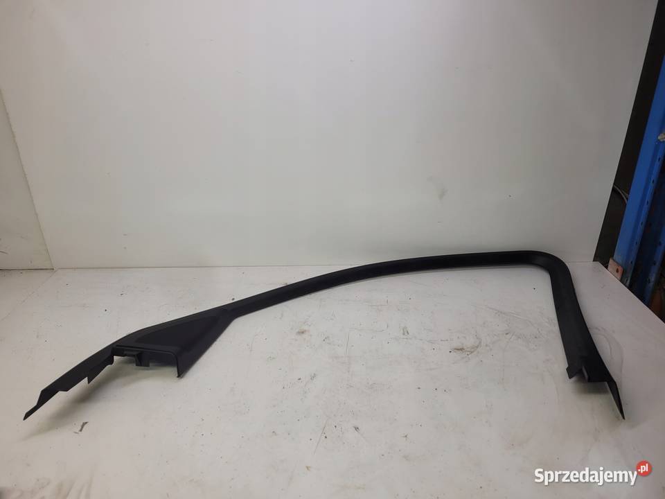 RAMKA OSŁONA DRZWI PRAWY PRZÓD AUDI Q5 8R0867610 Przystajń