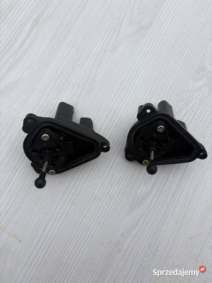 Para silniczków regulacji świateł HELLA 153