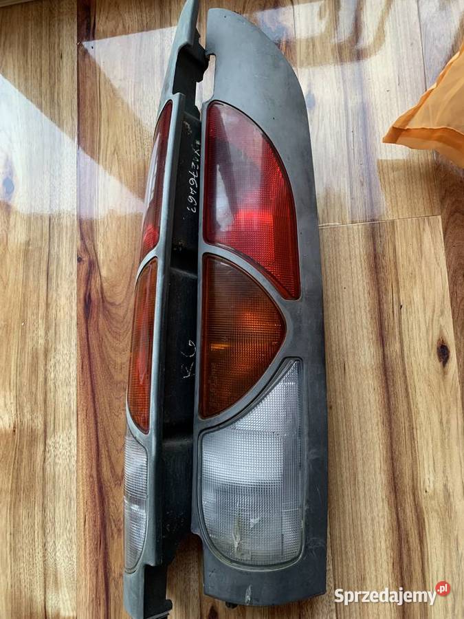 LAMPA TYŁ RENAULT KANGOO 4x4 7700310215 PRAWA