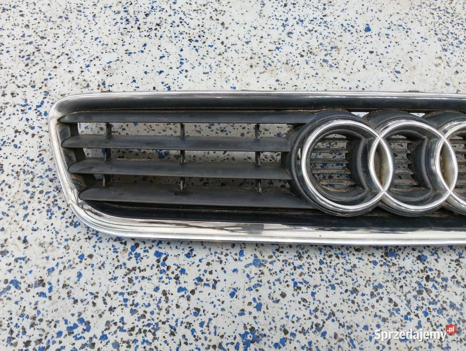 Grill Audi A3 8 L Sitno