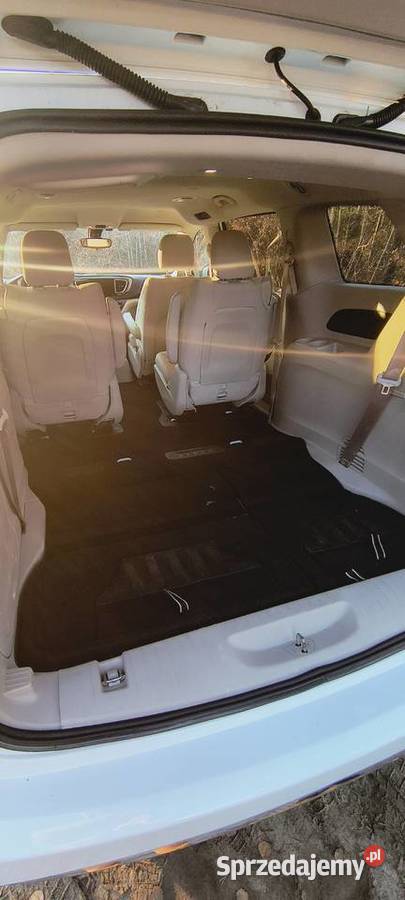 Chrysler Pacyfica 2018 Hybrid 142000 Warszawa