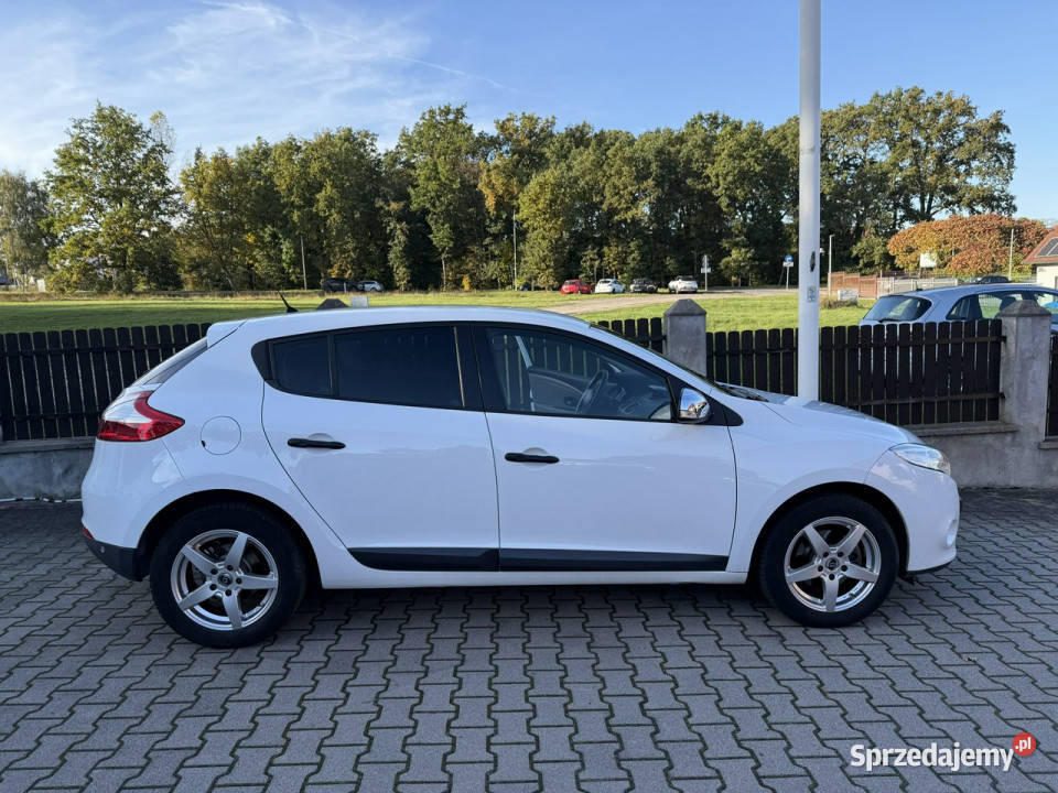 Renault Megane 16 16v benzyna 111 ładna biały Megane dolnośląskie