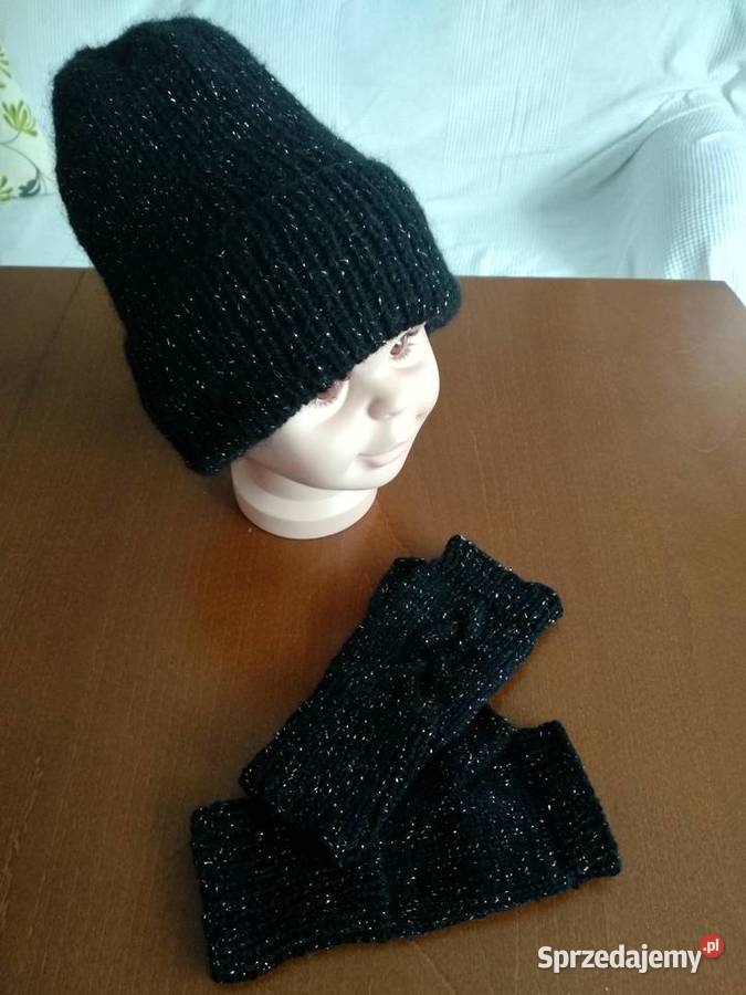 Czapka beanie czarna ze złotą nitką Warszawa