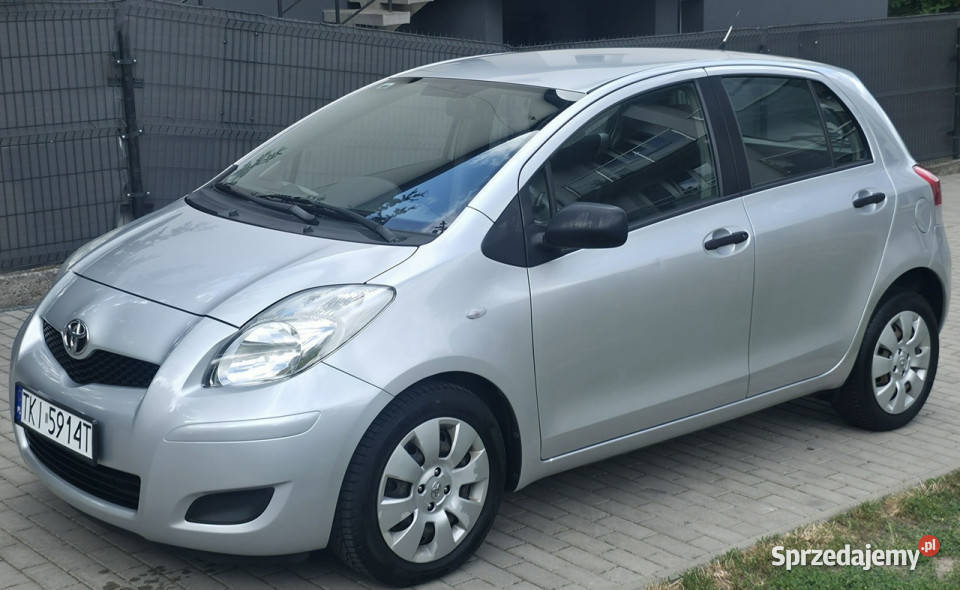 Toyota Yaris 133 Benzyna Serwisowany Gwarancja isofix Piekoszów