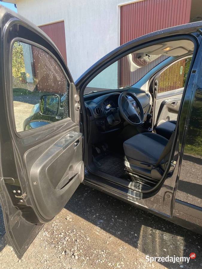 Peugeot Bipper Czarny Van 13 HDI 2012 r Rok produkcji 2012 Mostki
