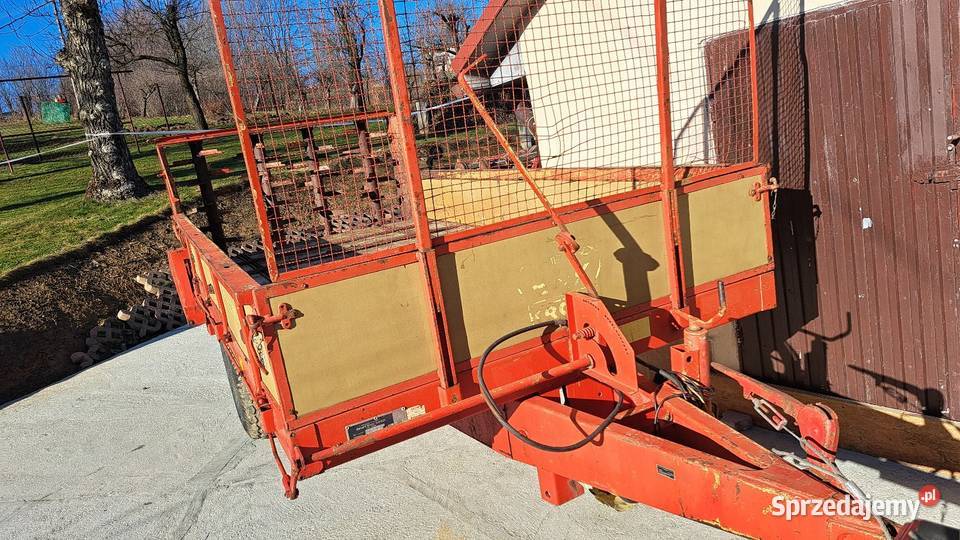 Rozrzutnik Krone 4 t Myślenice