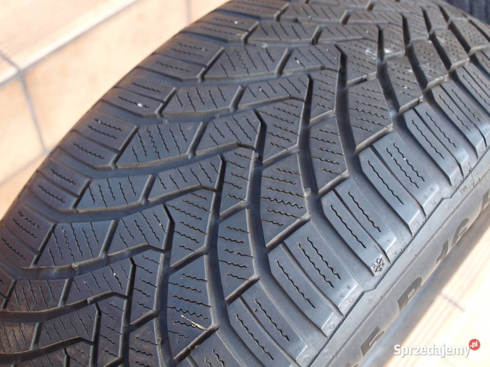 Opony zimowe 215 55 16 Continental 2 sztuki sprzedam