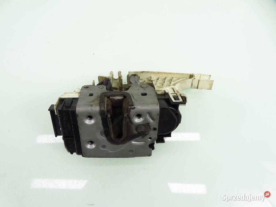 ZAMEK LEWY PRZEDNI MERCEDESBENZ SPRINTER 906