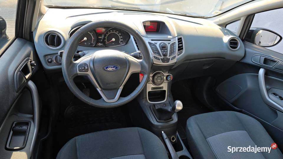 Ford Fiesta 125 Trend Rok produkcji 2010 opolskie Nowy Świętów
