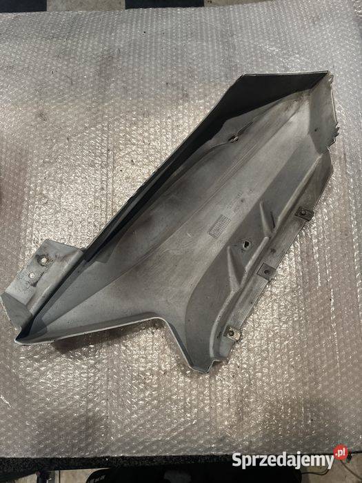 Owiewka lewa dolna pług yamaha yzf r 125 V277 Poznań