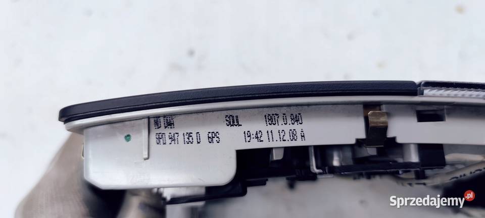LAMPKA PODSUFITKI AUDI A3 8P S LINE 8P0947135D 6 śląskie Przystajń
