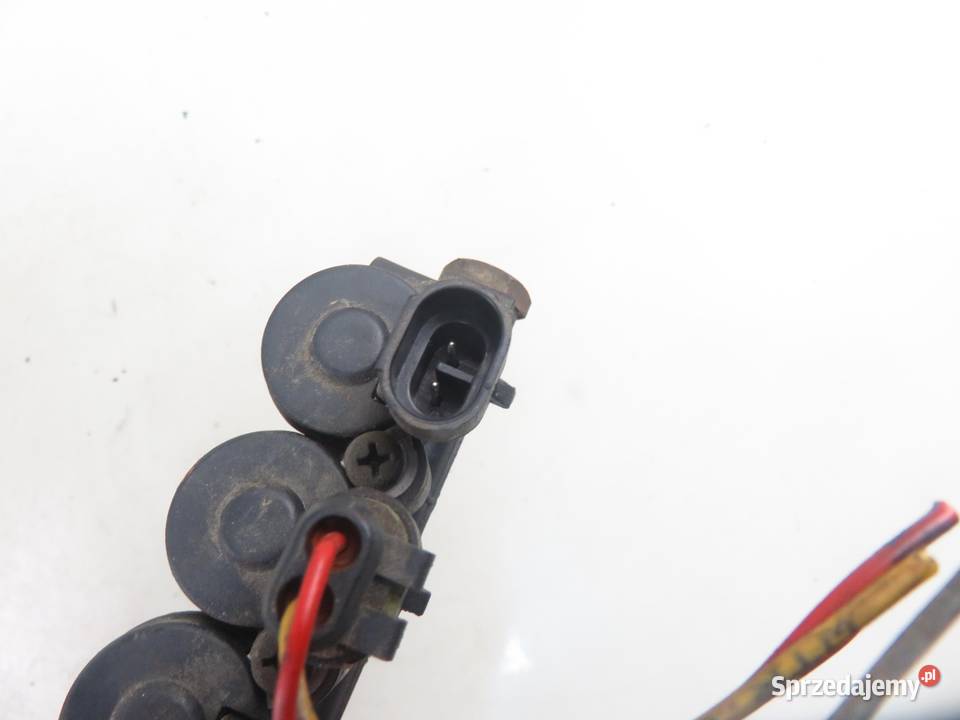 3X WTRYSK HANA 67R010256 H2002 osobowe