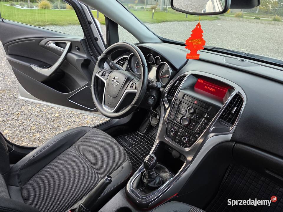 Opel Astra14 16V 140 COSMO RATY GWARANCJA lakier metallic Buk