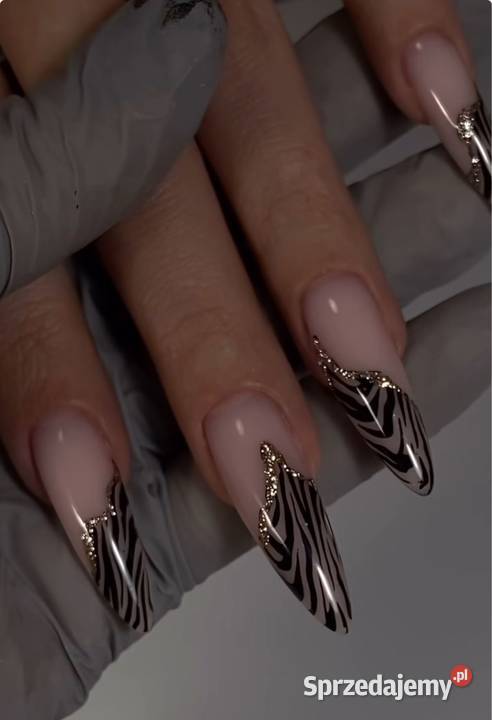 Manicure hybrydowy który zachwyca trwałością Unisex Manicure, pedicure sprzedam