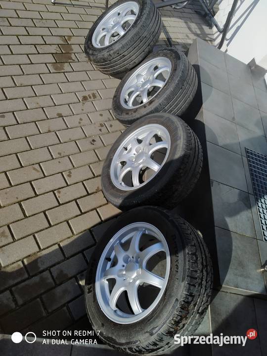 komplet felg aluminiowych z oponami letnimi VW Reda sprzedam