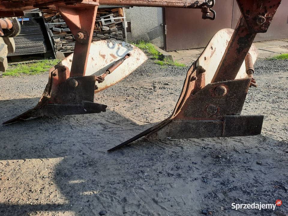 Unia 4 skiby z ramieniem hydraulicznymi